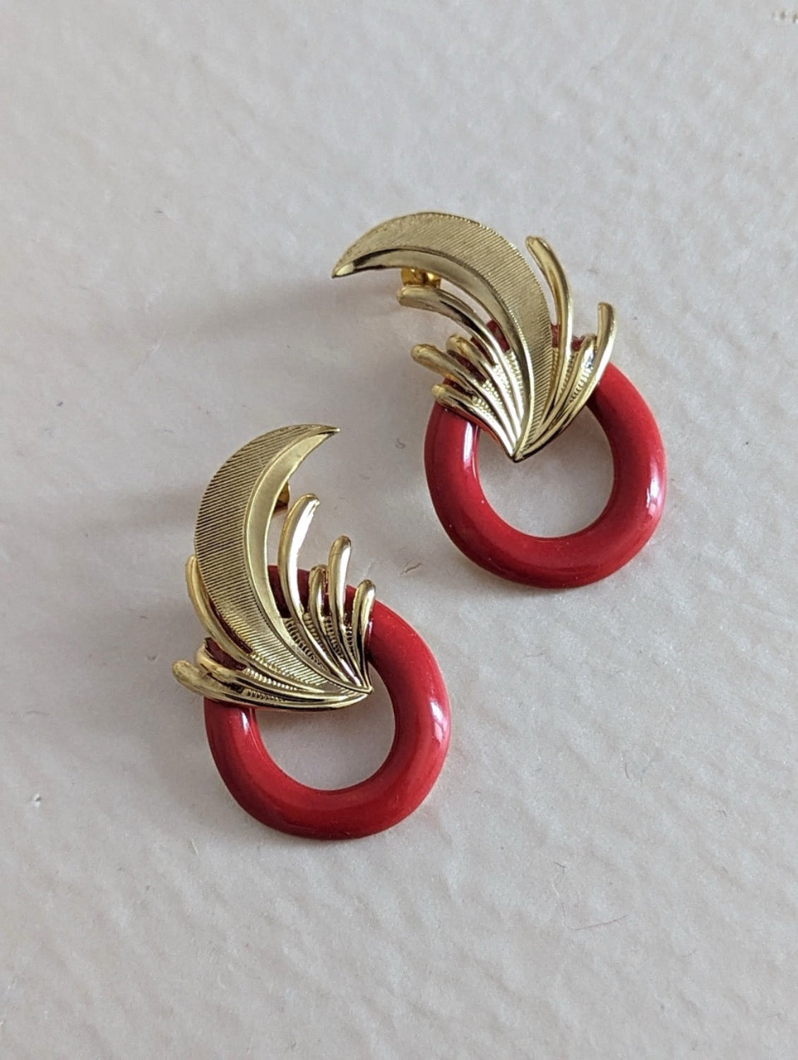 Boucles d'oreilles esprit botanique look vintage or et pierre façonnées à la main